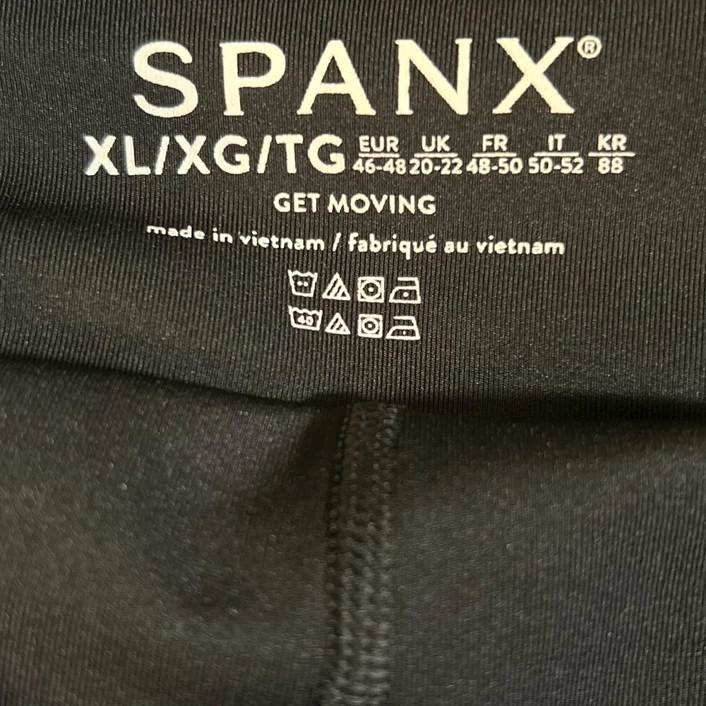 New Spanx The Get Moving Skort kk.